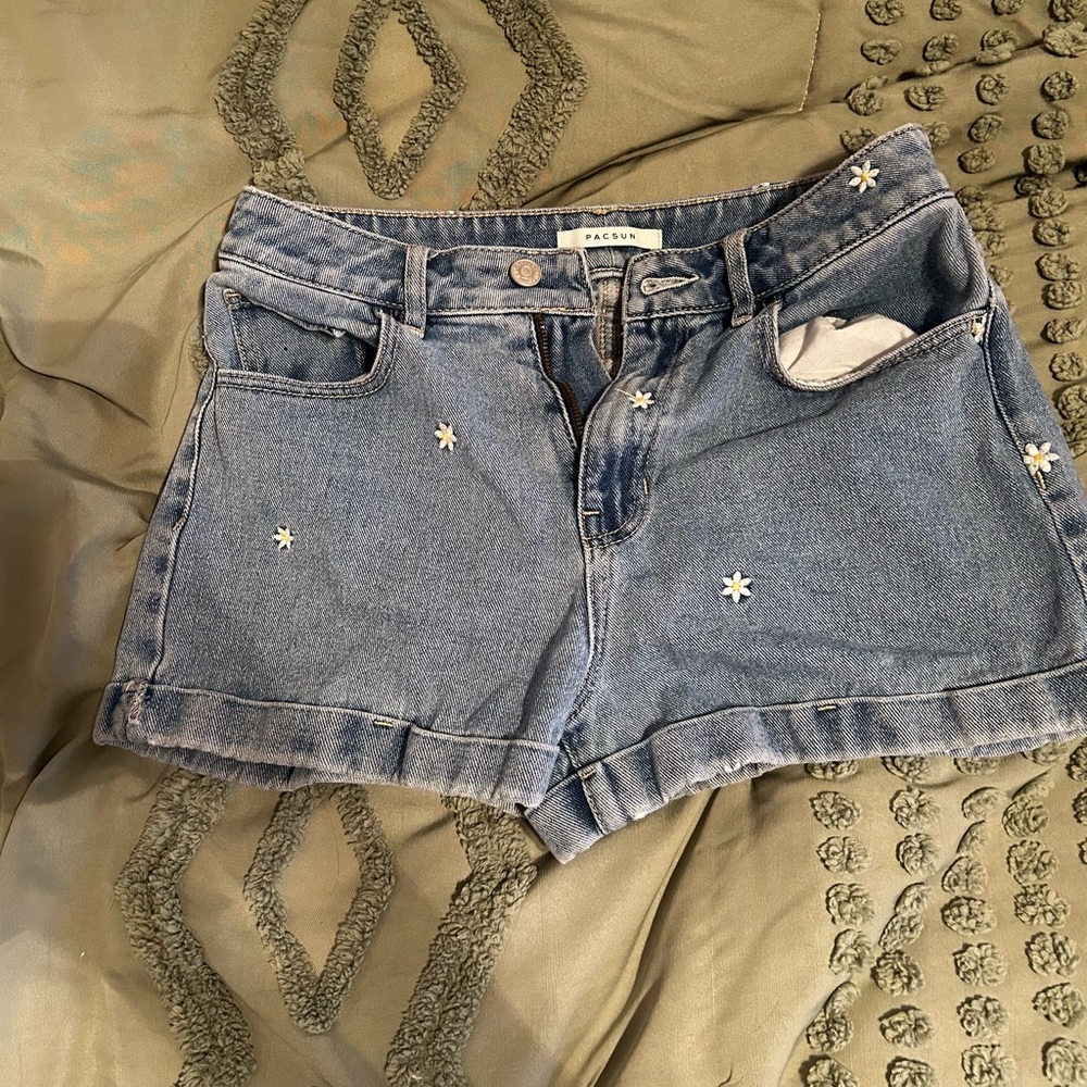 PACSUN DAISY SHORTS